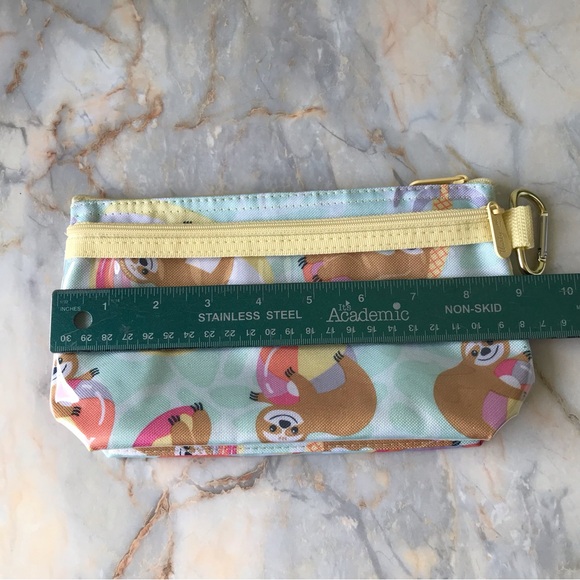 Thirty One Clear Clip Pouch Pool Day Sloths - Picture 14 of 14